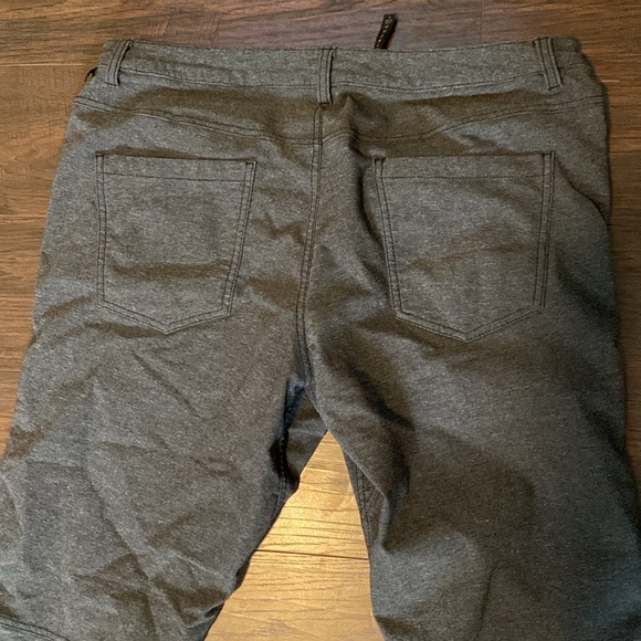 Lululemon ABC Pant Slim *Tech Canvas 34"
Heathered Black - Picture 8 of 8